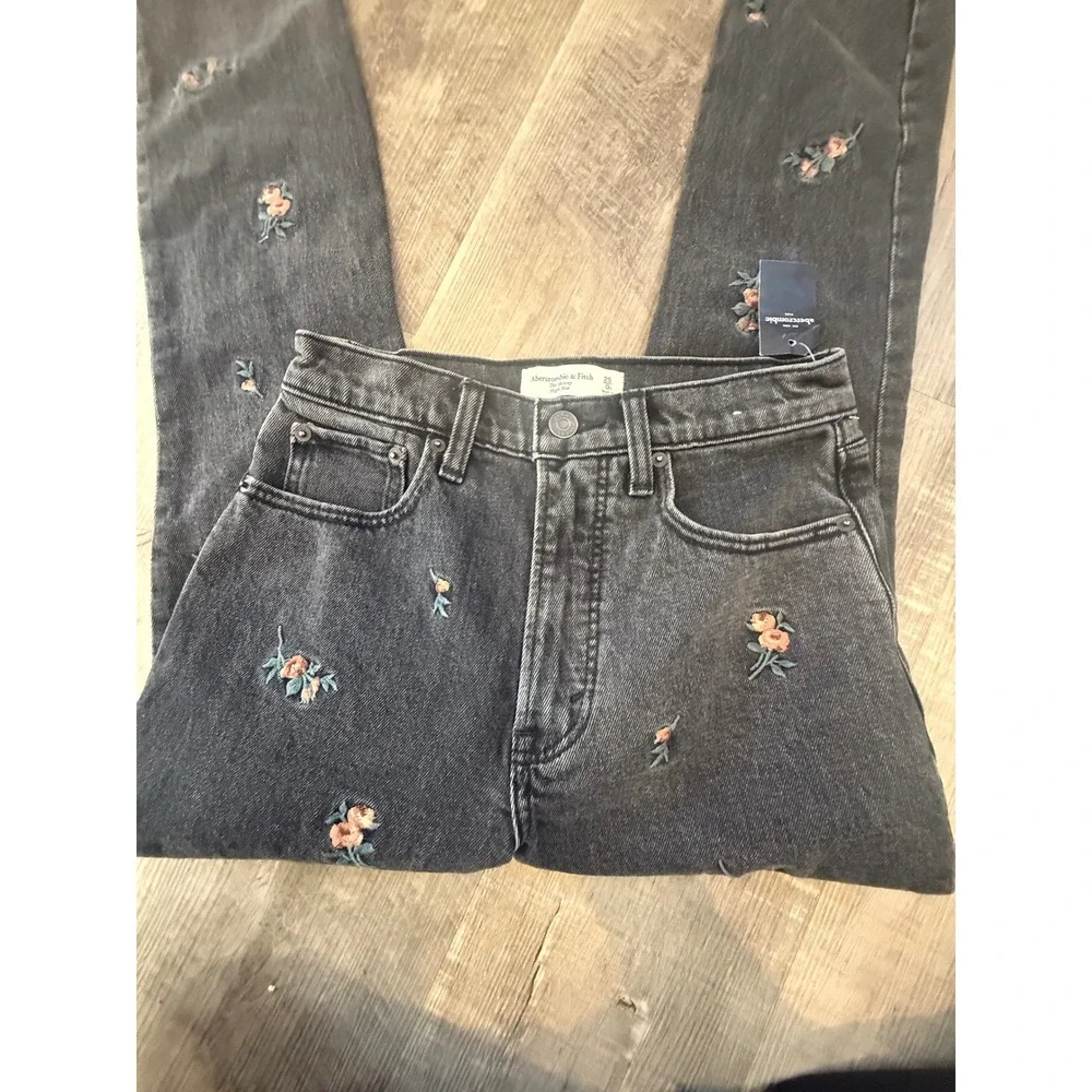 NWT Abercrombie Kids High Rise Skinny Jeans Embroidered Floral - Size 12 (25/0S)